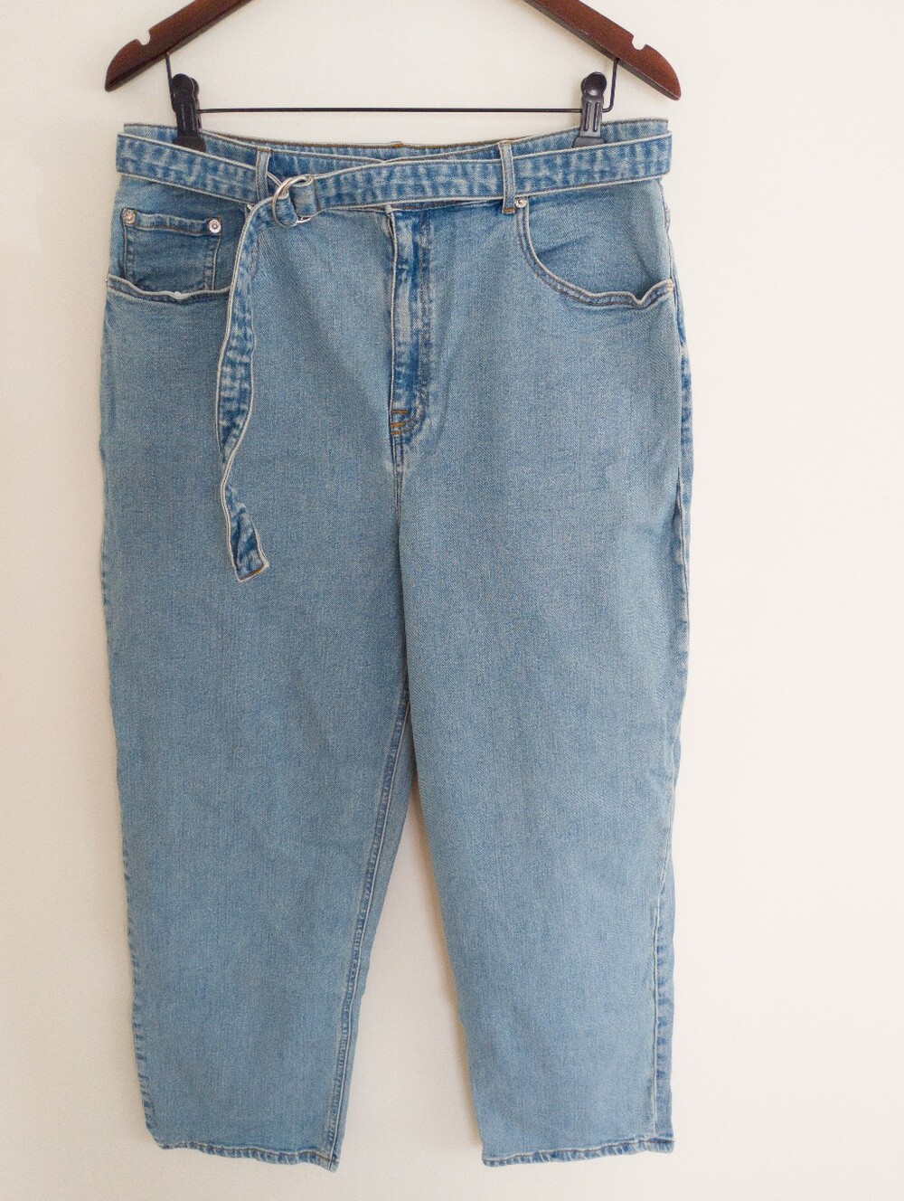 Club Monaco The Easy Crop Jeans High Rise Belted Light Wash Denim Size 31